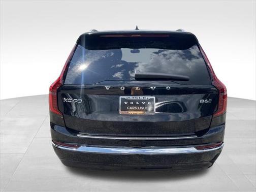 2026 Volvo XC90 B6 Plus Bright Theme