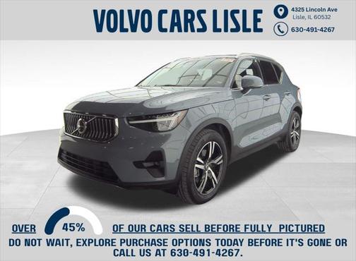 2023 Volvo XC40 B5 Plus Bright Theme