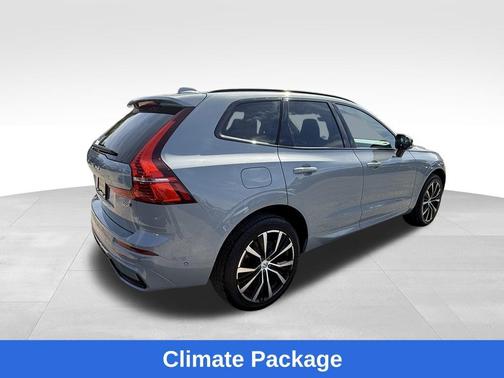 2025 Volvo XC60 B5 Plus