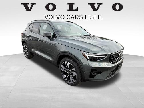 2026 Volvo XC40 B4 Plus