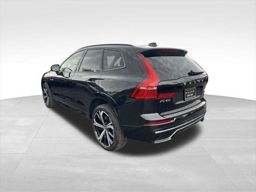 2025 Volvo XC60 B5 Ultra