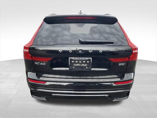 2025 Volvo XC60 B5 Ultra