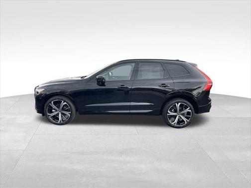 2025 Volvo XC60 B5 Ultra