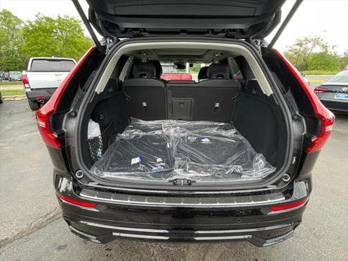 2025 Volvo XC60 B5 Ultra
