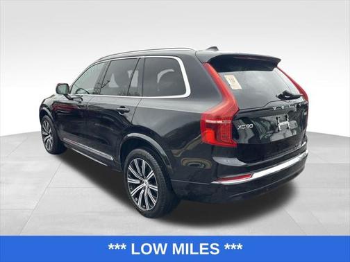 2024 Volvo XC90 B6 Plus Bright Theme