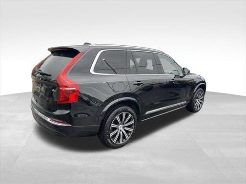 2024 Volvo XC90 B6 Plus Bright Theme