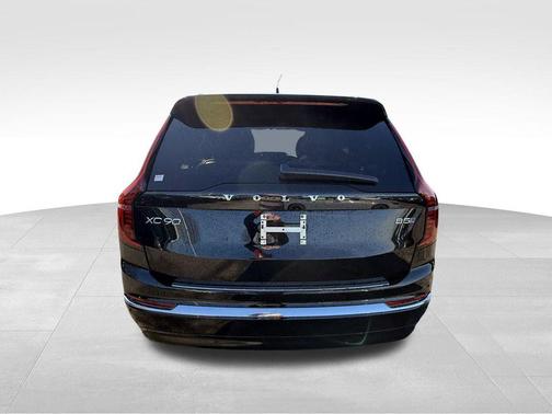 2026 Volvo XC90 B5 Plus