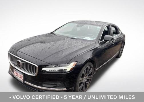 Onyx Black Metallic 2023 Volvo S90 B6 Plus
