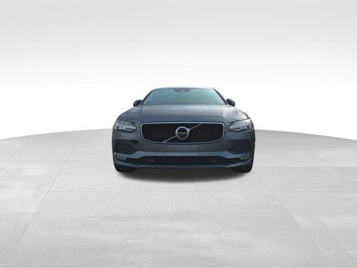 2018 Volvo S90 T6 Momentum