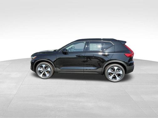 2026 Volvo XC40 Plus