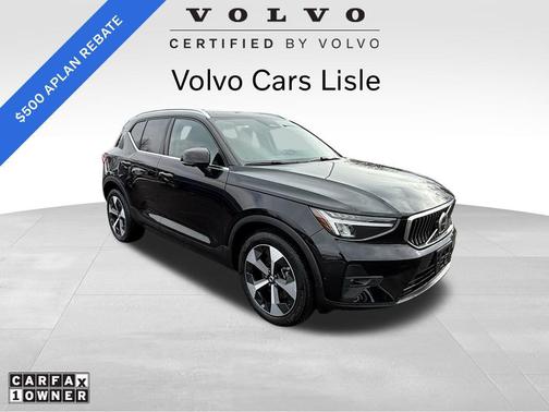 2025 Volvo XC40 B5 Plus Bright Theme