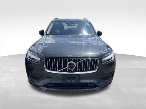 2021 Volvo XC90 T6 Momentum