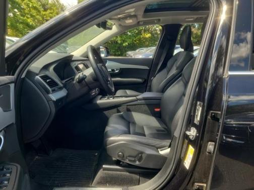 2024 Volvo XC90 B5 Core