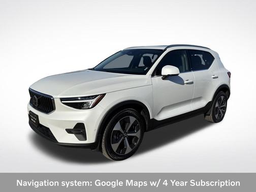 2025 Volvo XC40 B5 Plus Bright Theme