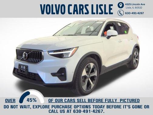 2025 Volvo XC40 B5 Plus Bright Theme