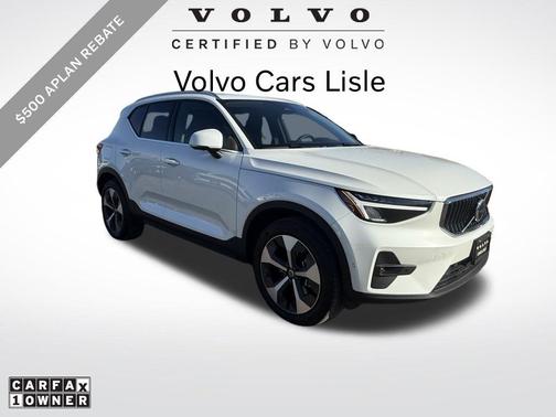 2025 Volvo XC40 B5 Plus Bright Theme