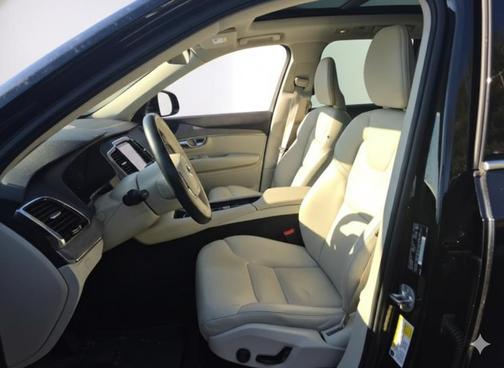 2023 Volvo XC90 B6 Plus 6-Seater