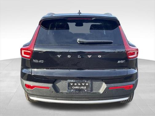 2025 Volvo XC40 B5 Core