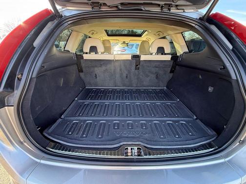 2016 Volvo XC60 T6 Drive-E