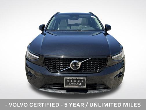Onyx Black Metallic 2023 Volvo XC40 Ultimate