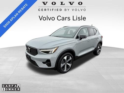 2025 Volvo XC40 B5 Plus Dark Theme