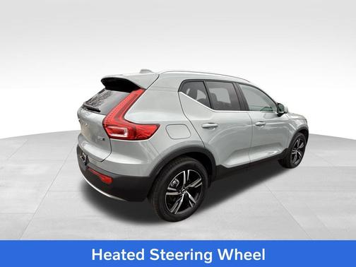 2025 Volvo XC40 B5 Core