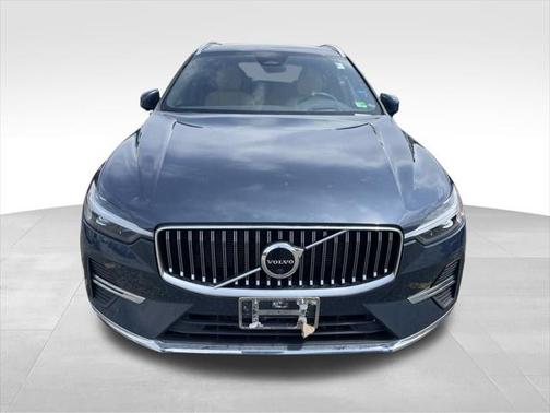 2022 Volvo XC60 B6 Inscription