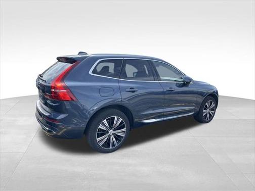 2022 Volvo XC60 B6 Inscription