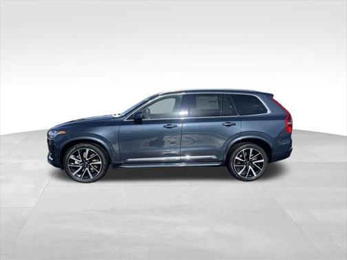 2025 Volvo XC90 B5 Plus