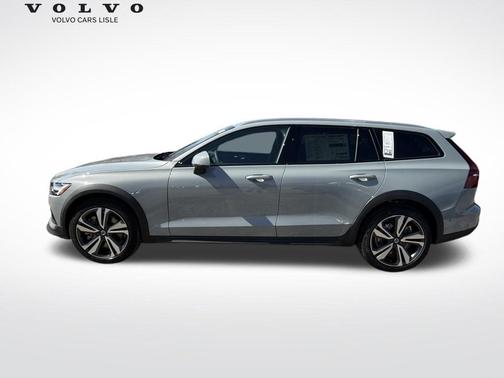 Vapour Gray Metallic 2026 Volvo V60 Cross Country B5 Plus