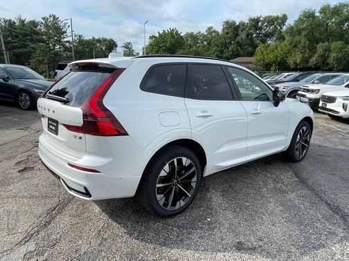 2026 Volvo XC60 B5 Plus