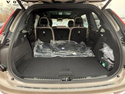 2026 Volvo XC90 Plug-In Hybrid T8 Plus