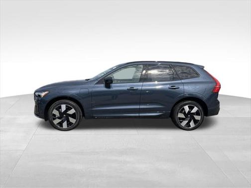 2025 Volvo XC60 Plug-In Hybrid T8 Plus