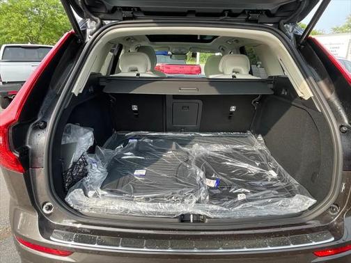 2025 Volvo XC60 B5 Ultra
