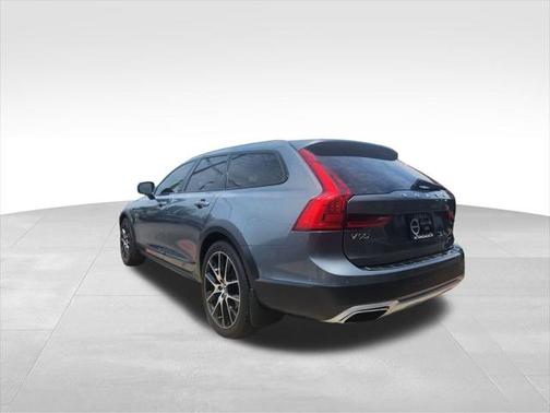 2018 Volvo V90 Cross Country T6