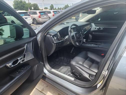 2018 Volvo V90 Cross Country T6