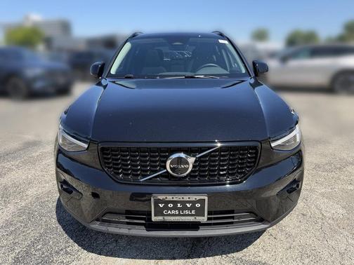 Onyx Black 2026 Volvo XC40 B5 Plus