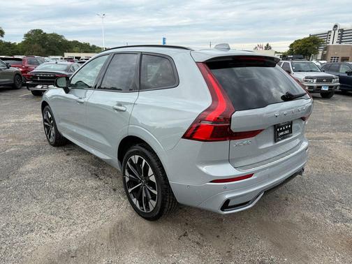 2026 Volvo XC60 B5 Ultra