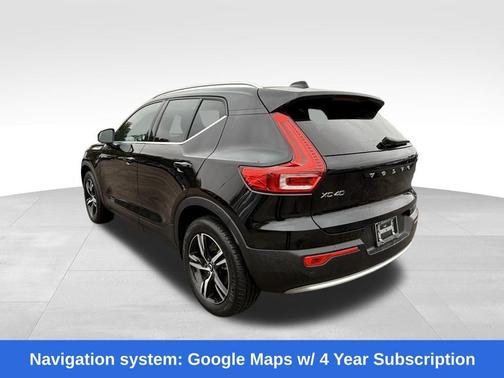 2025 Volvo XC40 B5 Core