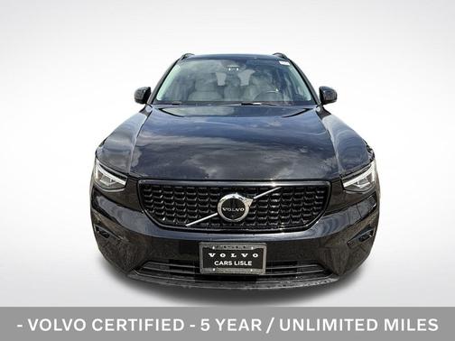 Onyx Black Metallic 2023 Volvo XC40 B5 Plus Dark Theme