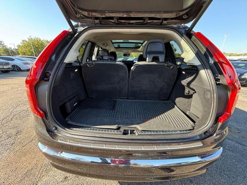 2023 Volvo XC90 B5 Plus