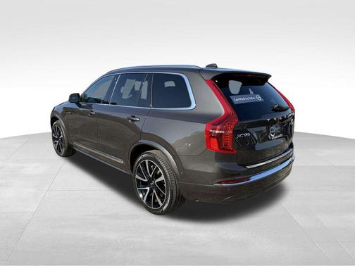 2023 Volvo XC90 B5 Plus
