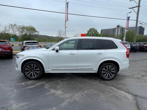 2023 Volvo XC90 Recharge Plug-In Hybrid T8 Plus Bright Theme 7 Passenger