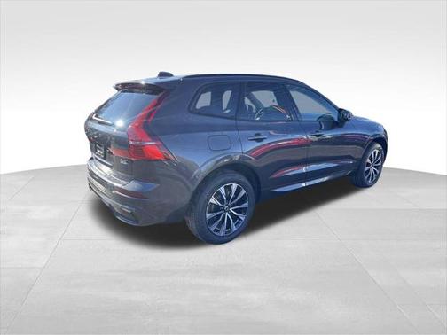 2025 Volvo XC60 B5 Core