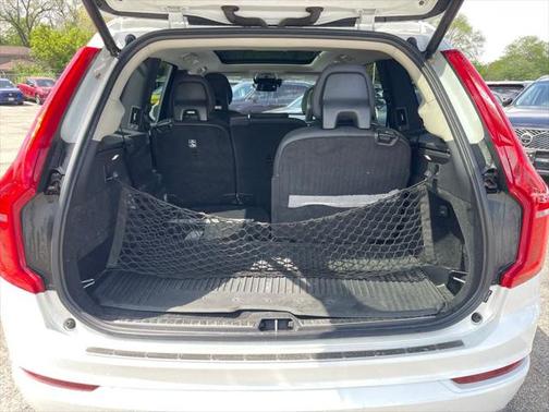 2020 Volvo XC90 T6 Momentum