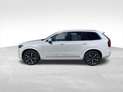 2025 Volvo XC90 B5 Core