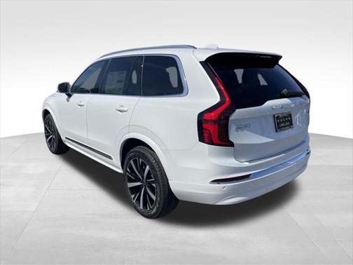 2025 Volvo XC90 B5 Core