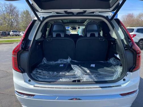 2025 Volvo XC90 B5 Core