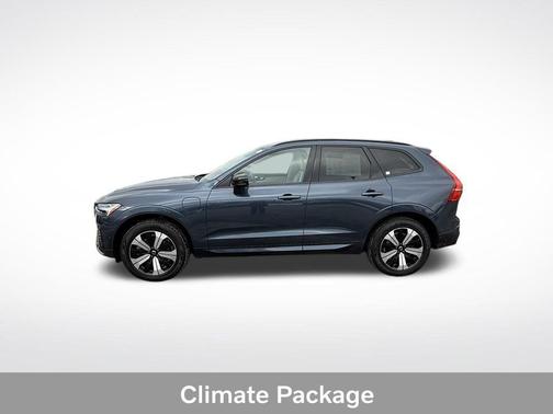2023 Volvo XC60 Recharge Plug-In Hybrid T8 Plus Dark Theme
