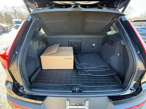 2021 Volvo XC40 Recharge Pure Electric P8